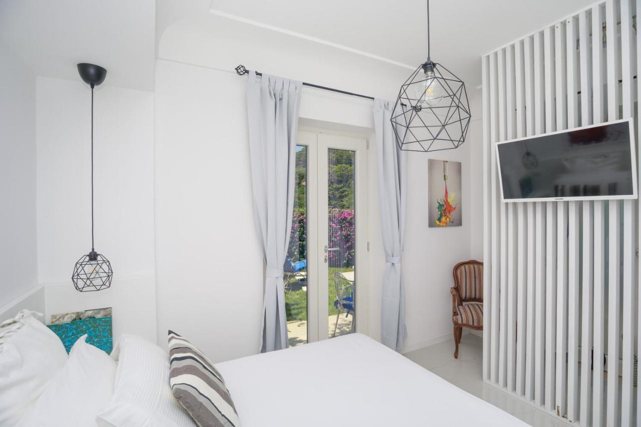 Juniorsuiteb&B Капри Екстериор снимка